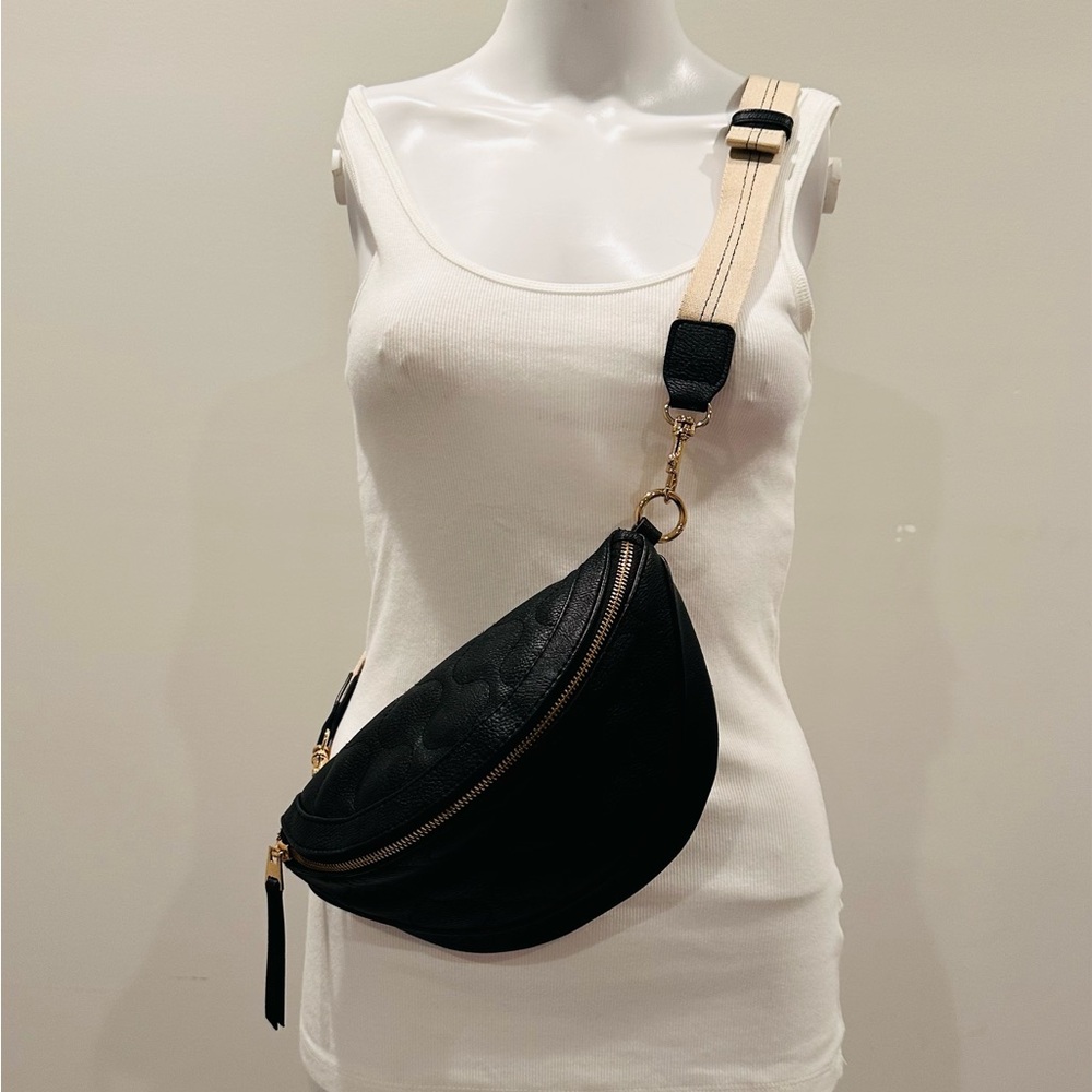 Universal Thread bum bag crossbody